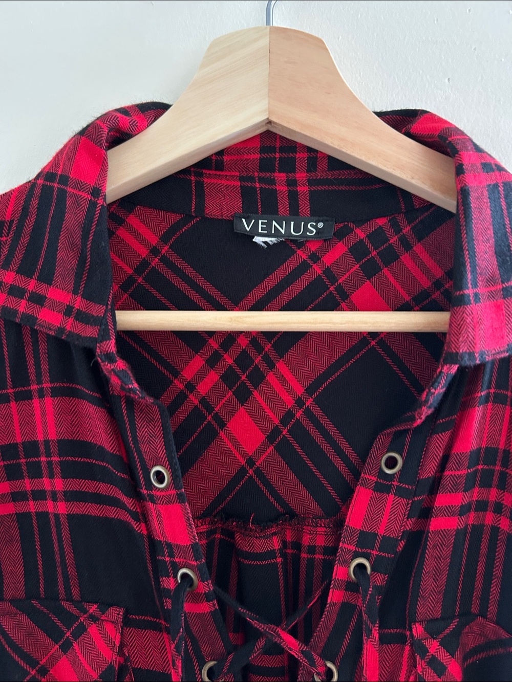VENUS Red and Black Plaid Lace-Up Button Down Shirt
